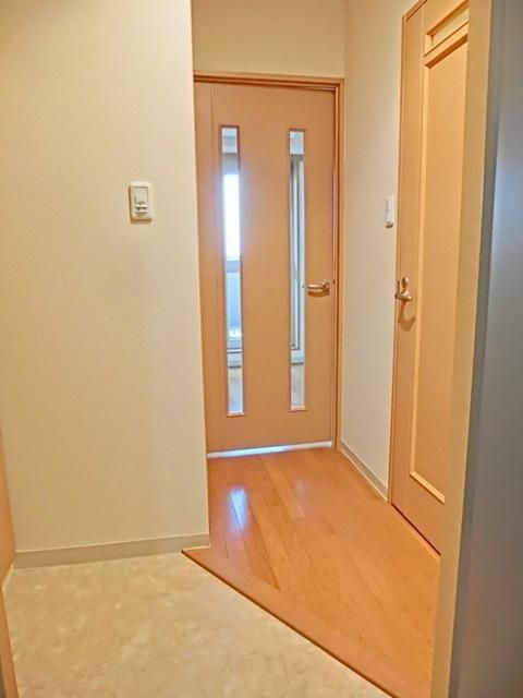 玄関　お部屋探しは株式会社　タウンハウジング　までお気軽にお問合…