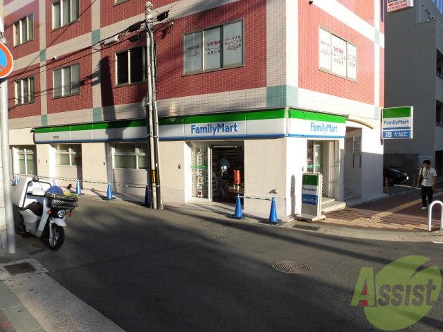 コンビニ　ファミリーマートＪＲ灘駅前店（コンビニ）まで100m
