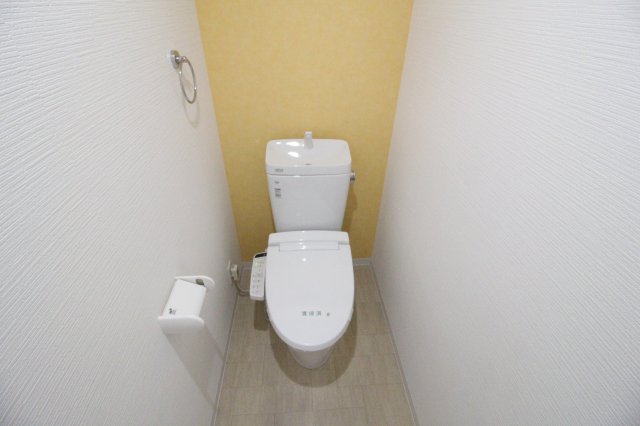 トイレ　温水洗浄便座付きトイレ