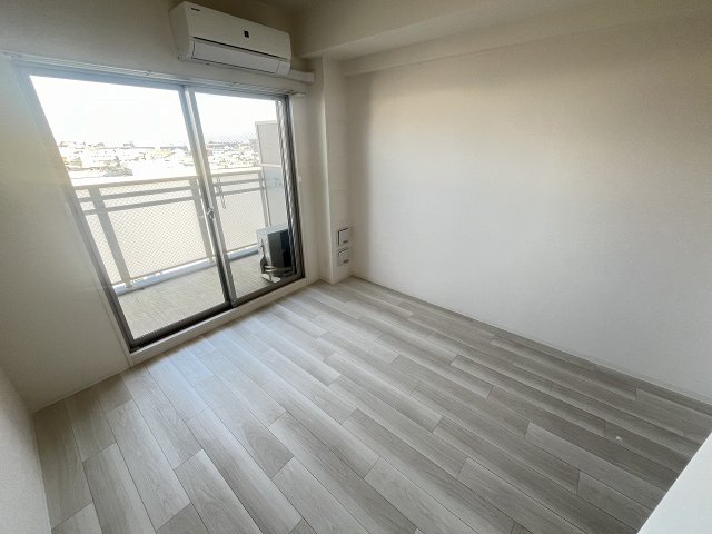 その他部屋・スペース　広くて明るい寝室