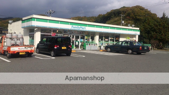 コンビニ　ファミリーマート三原中之町店（コンビニ）まで1257m