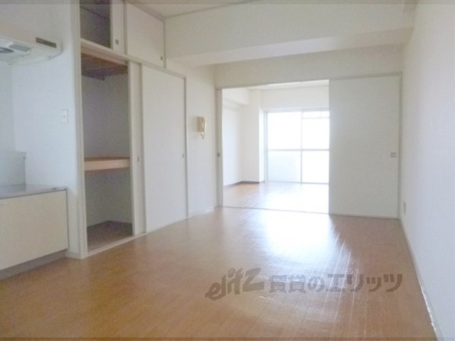 居室・リビング　リビング