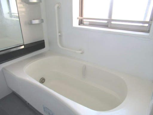 バス・シャワールーム　窓からのロケーションに癒されます