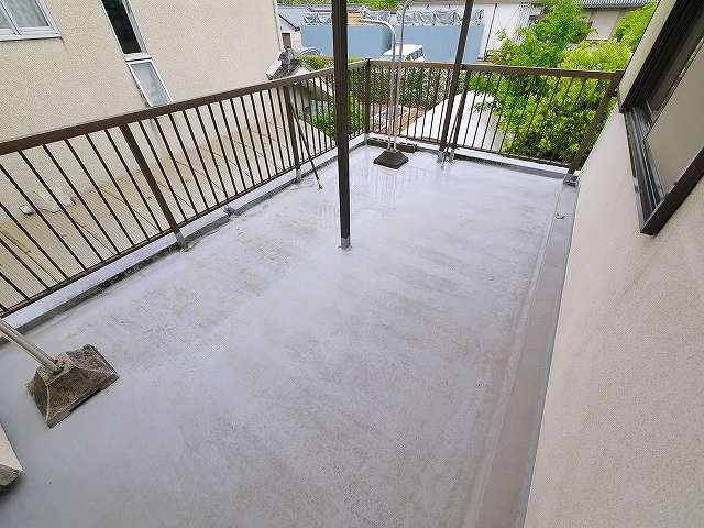 バルコニー　落ち着いた時間を過ごせるバルコニーです