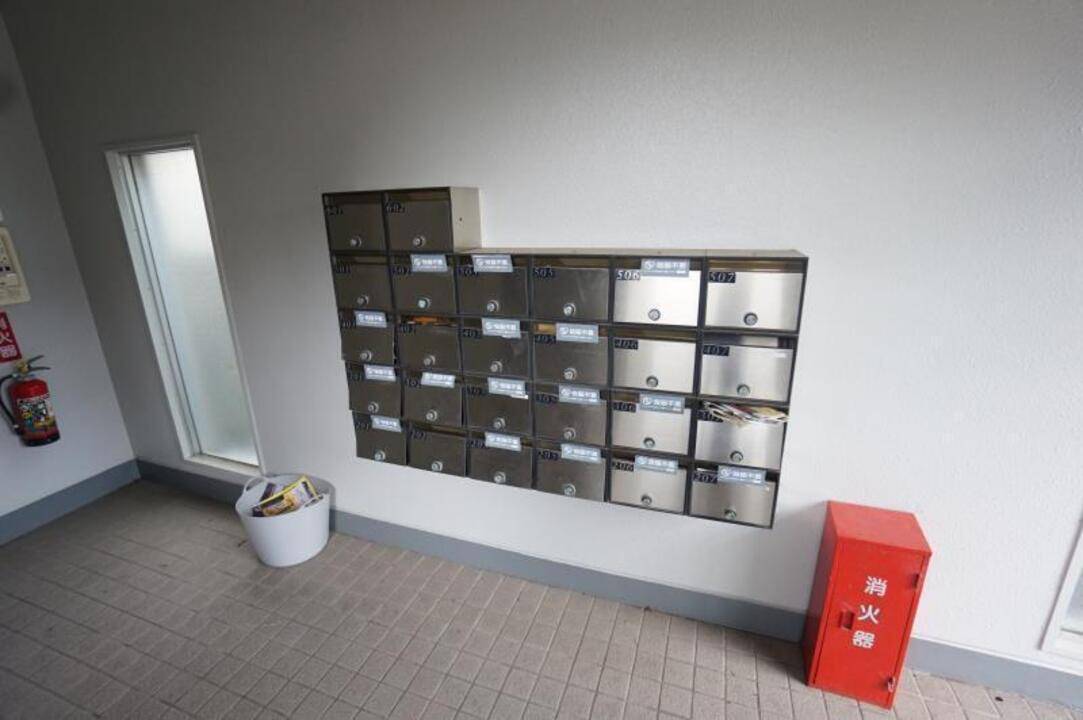 エントランス　メールBOX