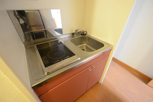 キッチン　電気コンロ付き♪