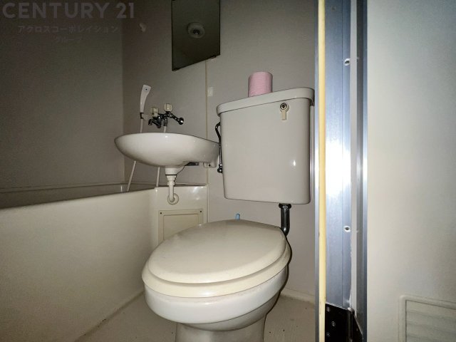 トイレ　シンプルで機能的なユニットバス☆