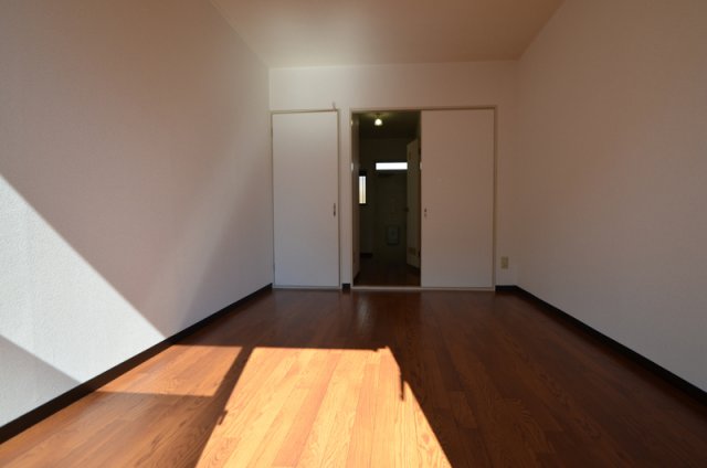 居室・リビング　日当たりの良いお部屋です♪