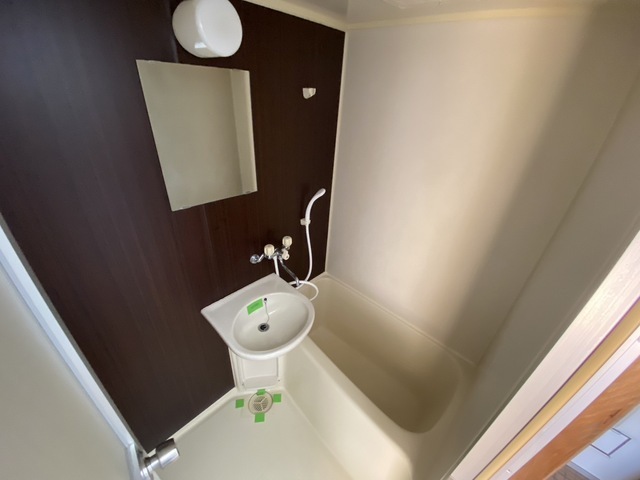 バス・シャワールーム　※別号室の写真です。