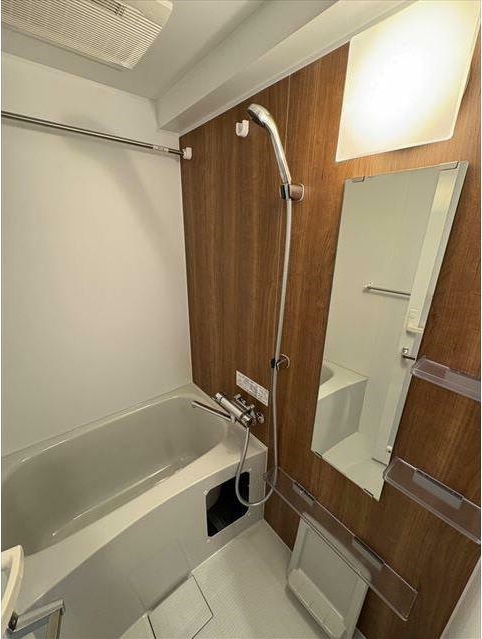 バス・シャワールーム　雨の日でも安心の浴室乾燥機付きです♪