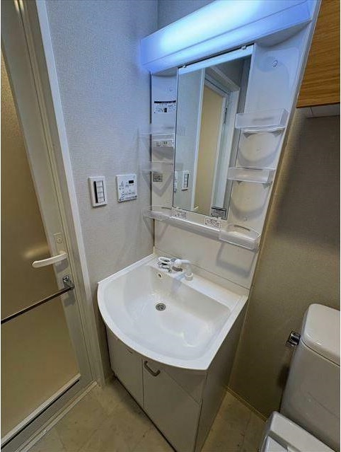 洗面設備　身支度に欠かせない独立洗面台♪