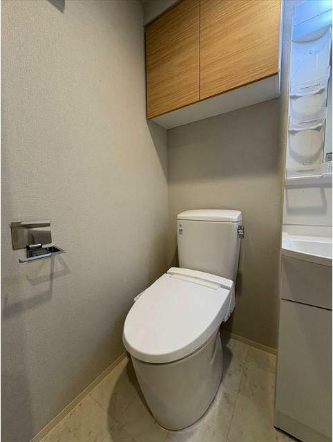 トイレ　嬉しい温水洗浄便座♪