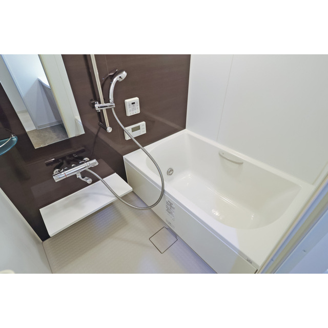 バス・シャワールーム　お風呂で日々の疲れを落としましょう