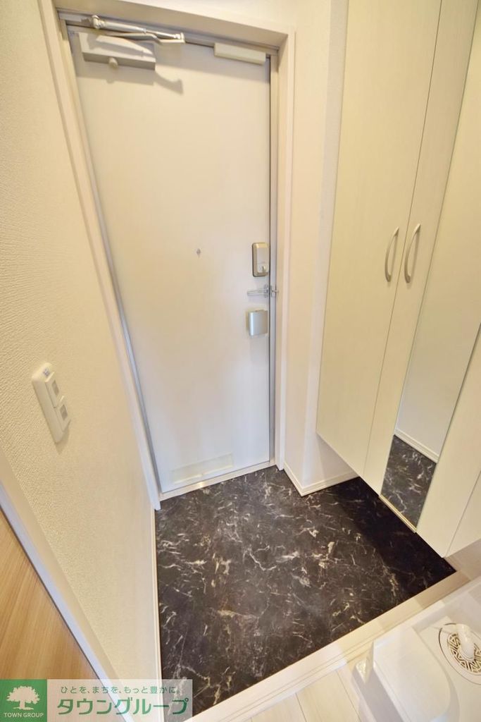 玄関　★お部屋探しは株式会社タウンハウジング東京まで★