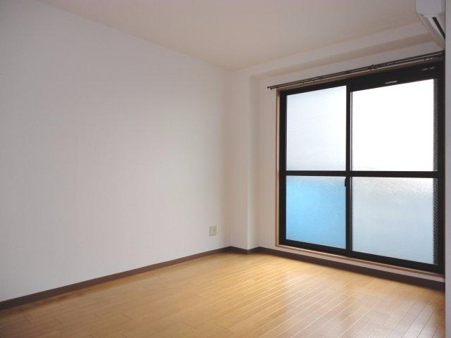 居室・リビング　洋室8帖