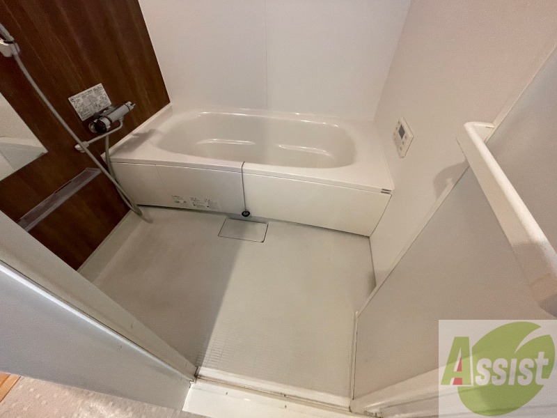 バス・シャワールーム　お風呂になります。一日の疲れを癒してくださいね。