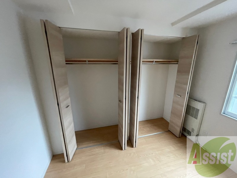 収納　寝室の収納です。部屋がすっきり片付きます。