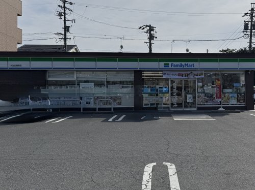 コンビニ　ファミリーマート大治北間島店（コンビニ）まで658m