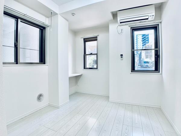 居室・リビング　こちらの居間で趣味の時間をお楽しみください