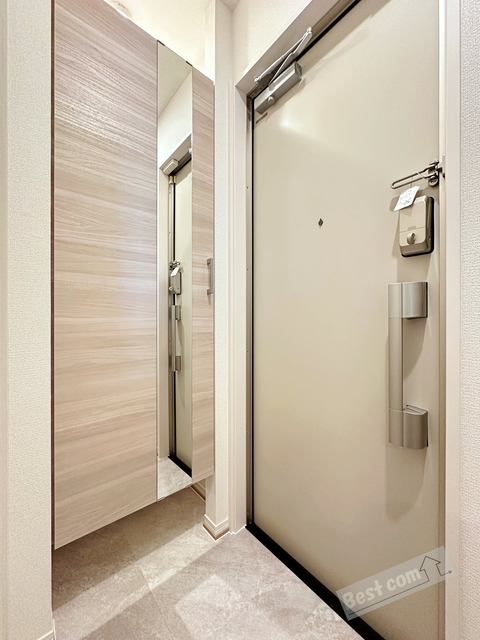 玄関　姿見付きシューズクローゼット♪