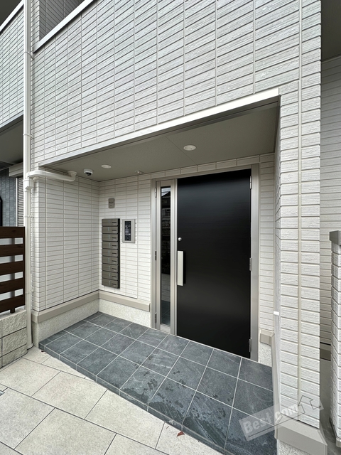 エントランス　オートロック付きで部外者シャットアウト♪