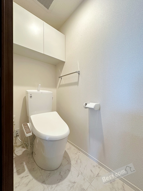 トイレ　温水洗浄便座付き♪