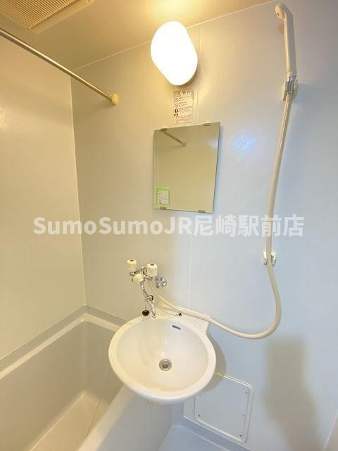 洗面設備　コンパクトで使いやすい洗面所