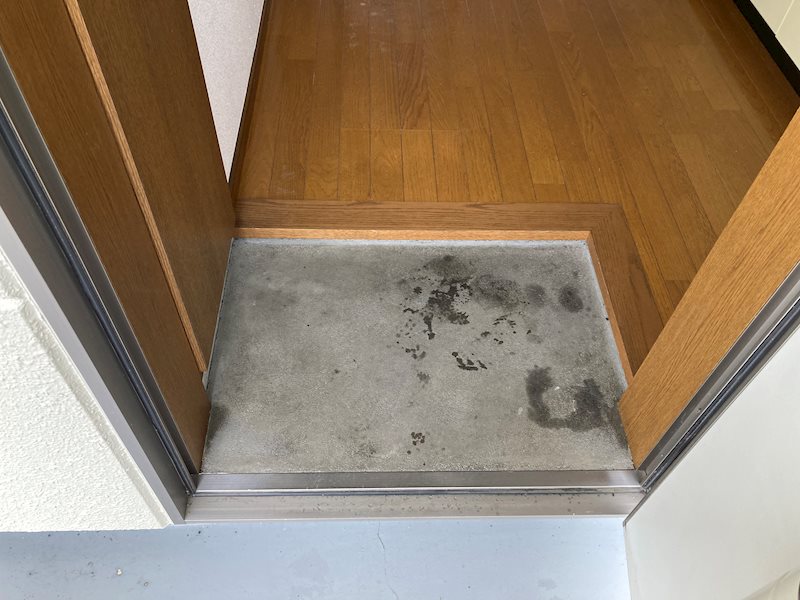 玄関　※写真は207号室です。