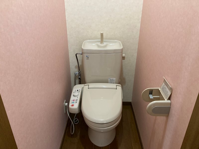 トイレ　※写真は207号室です。