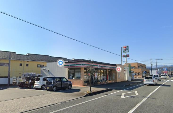 コンビニ　セブンイレブン（コンビニ）まで783m