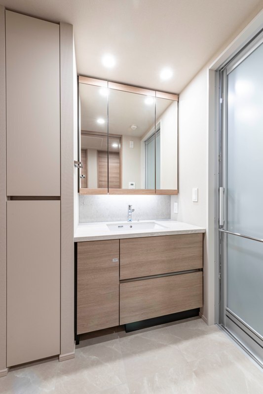 洗面設備　※別部屋の参考写真です。