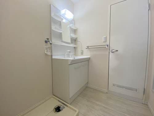 洗面設備　シャワー付き洗面台♪