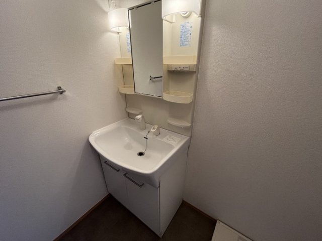 洗面設備　別号室の画像です。ご参考下さい