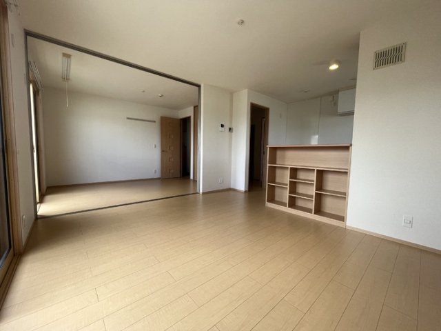 居室・リビング　別号室の画像です。ご参考下さい