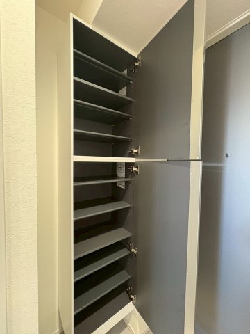 玄関　収納もある玄関です