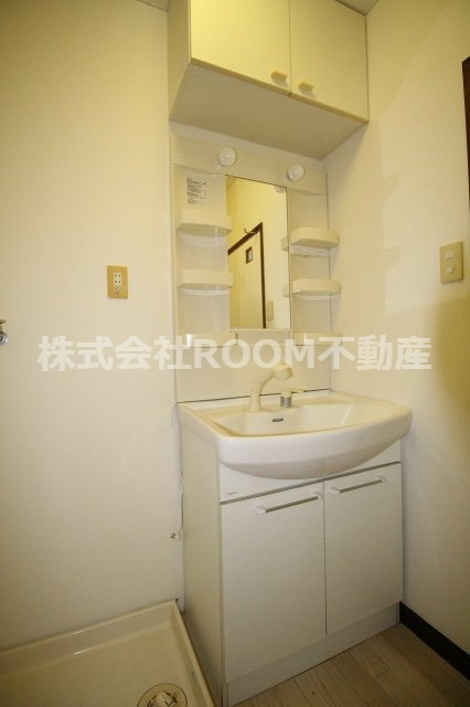 洗面設備　使いやすい独立洗面台です