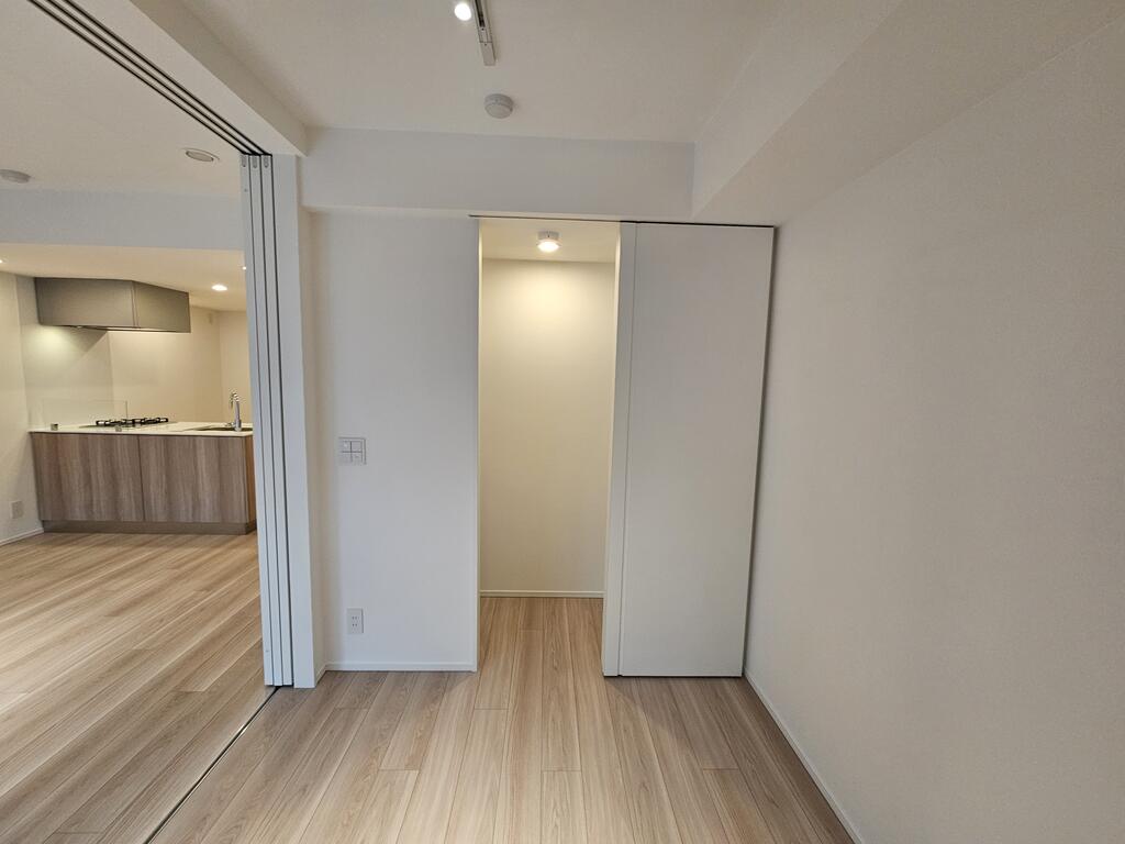 その他部屋・スペース　ウォークインクローゼットがついたお部屋