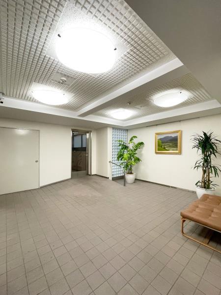 エントランス　建物の内部です