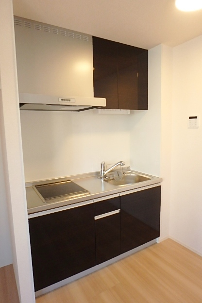 キッチン　★ＩＨコンロ２口設置済み　シンクは使い易いシングルレバー★