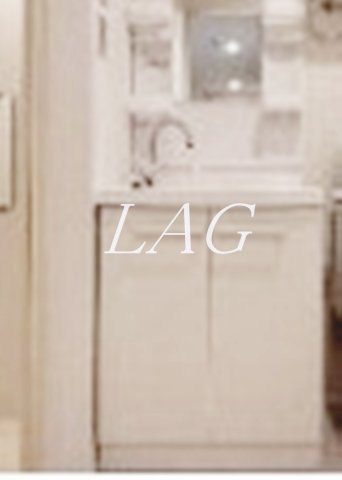 洗面設備　独立洗面台です。（同仕様設備です。）