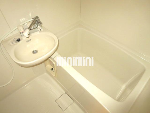 バス・シャワールーム　嬉しいバストイレ別。