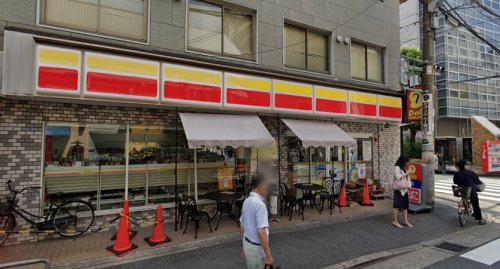 コンビニ　デイリーヤマザキ 兎我野町店（コンビニ）まで195m