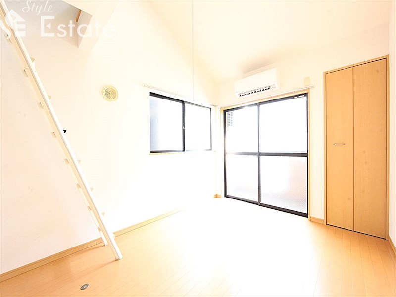 居室・リビング　内装