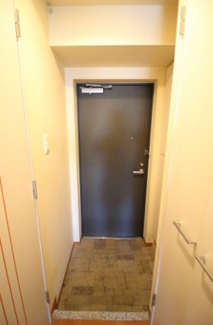 玄関　※別部屋参考写真
