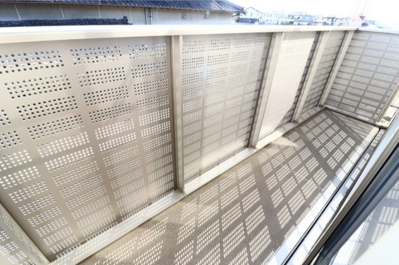 バルコニー　図面と現状に相違がある場合には現状を優先