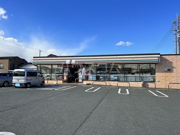 コンビニ　セブン-イレブン 豊川松久町店（コンビニ）まで397m