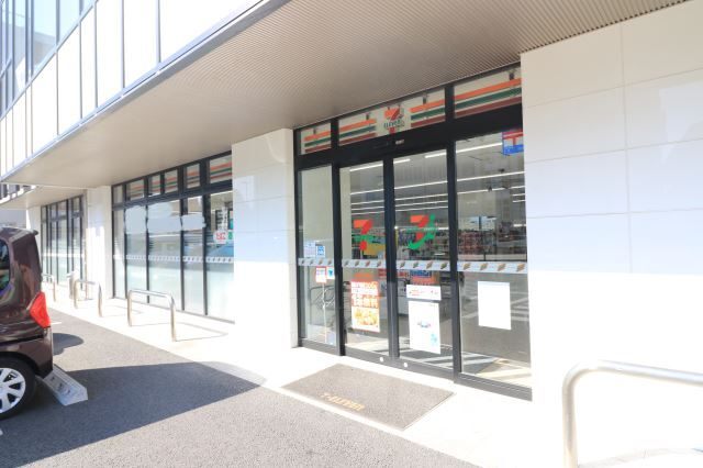 コンビニ　セブンイレブン豊橋東小田原町店（コンビニ）まで319m