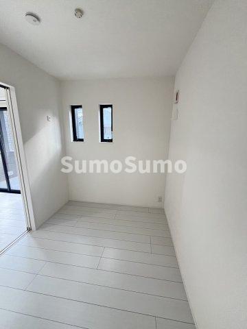 その他部屋・スペース　広くて明るい寝室