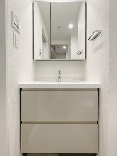 洗面設備　※写真は同タイプ住戸です。