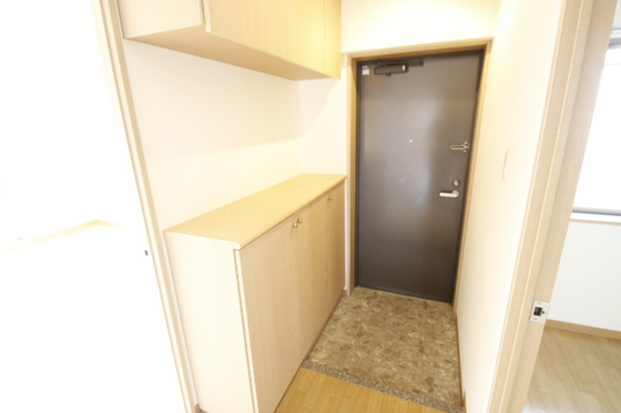 玄関　※別部屋の写真です